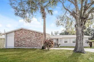 Building Photo - 6621 Voltaire Dr
