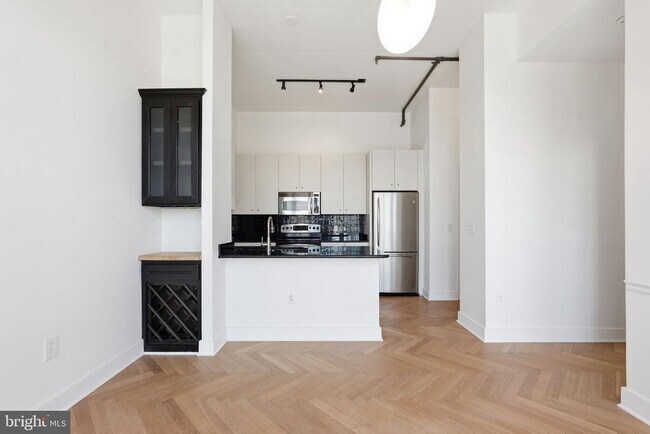 Building Photo - 520 John Carlyle St