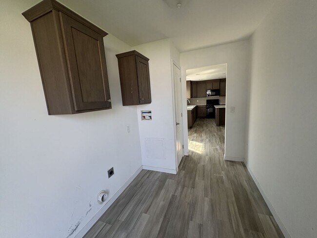 Building Photo - 19 Swallow Ln