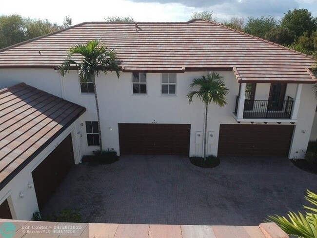 Building Photo - 4742 Sierra Ln