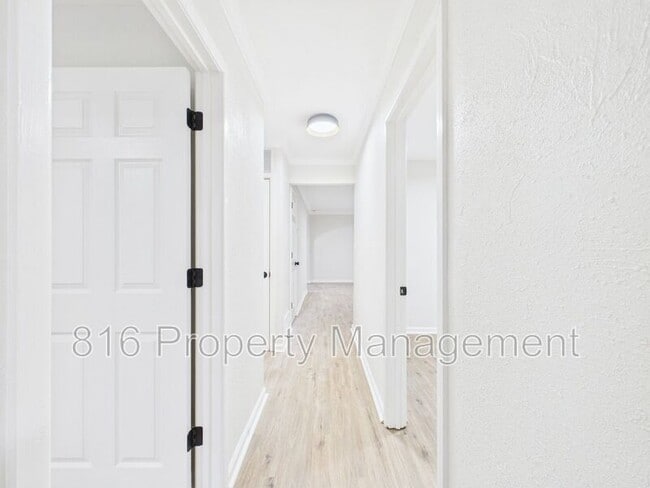 Building Photo - 11211 Corrington Ave