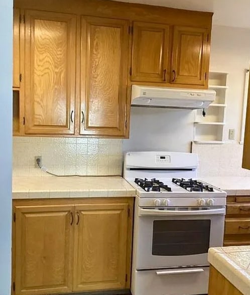 Building Photo - 0 E Hermosa St