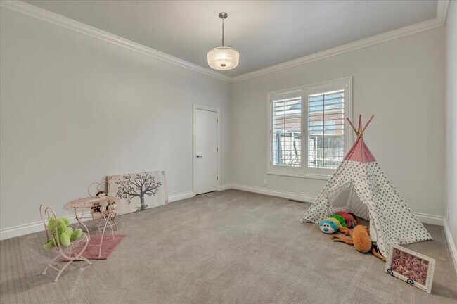 Building Photo - 6313 Glenbrook Ct