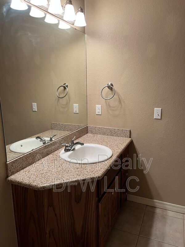 Building Photo - 2800 Steve's Way