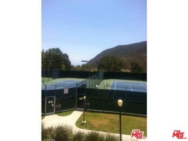 Building Photo - 1337 Avenida de Cortez