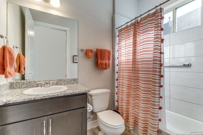 Building Photo - GORGEOUS 3-BEDROOM, 3-BATHROOM SINGLE STOR...