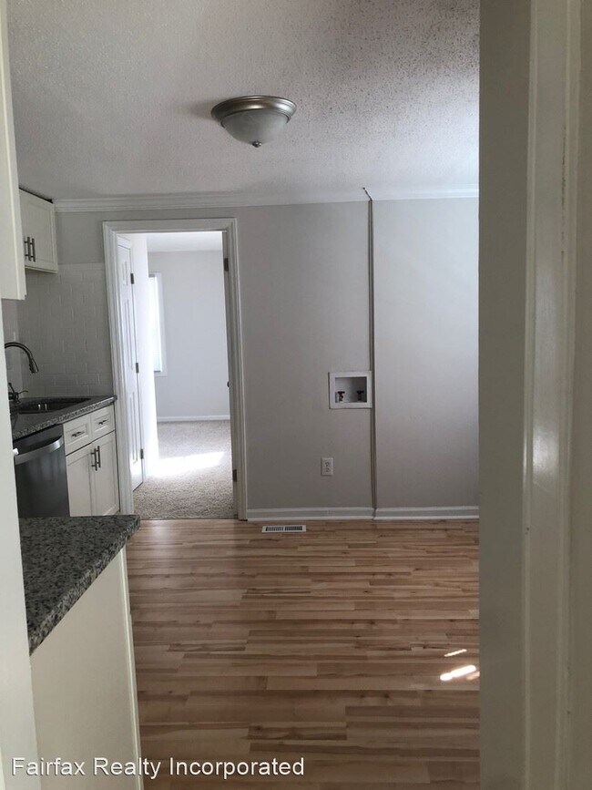 Building Photo - 3 br, 2 bath House - 510 E Nelson Ave