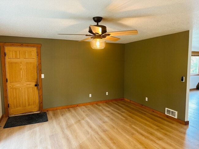 Building Photo - Beautiful Acreage Property