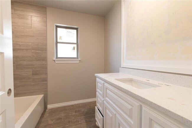 Building Photo - Brand NEW 3 Bedroom 2 Bathroom Home in Tuscany Lakes (Piedmont Schools) with Storm Shelter and Sp...
