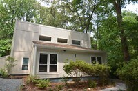 Building Photo - Ranch with bonus upstairs Fearrington Dream Home!
