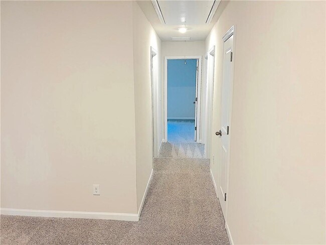 Building Photo - 4141 Oakwood Ter Ct