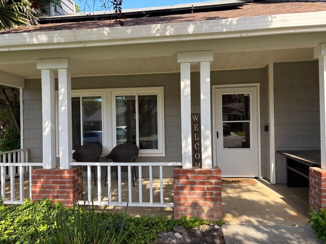 Building Photo - 879 Fall River Trail