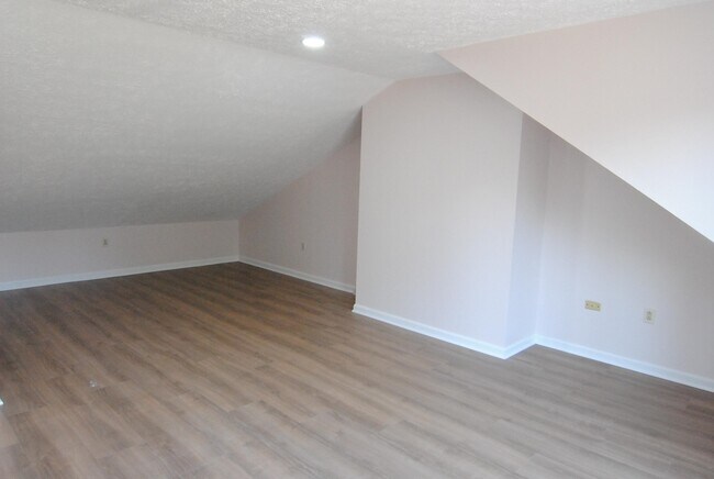 Building Photo - 25 Cadogan Way