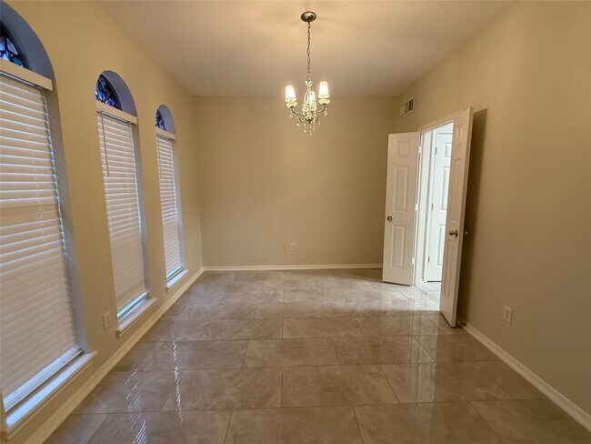 Building Photo - 12919 Deer Cove Ln