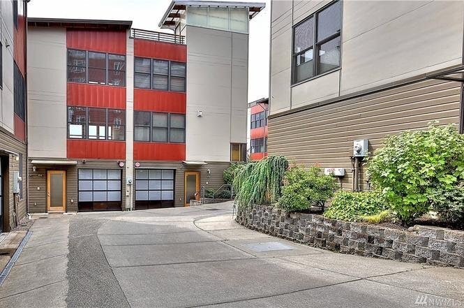 Building Photo - 416 S 6th Ave