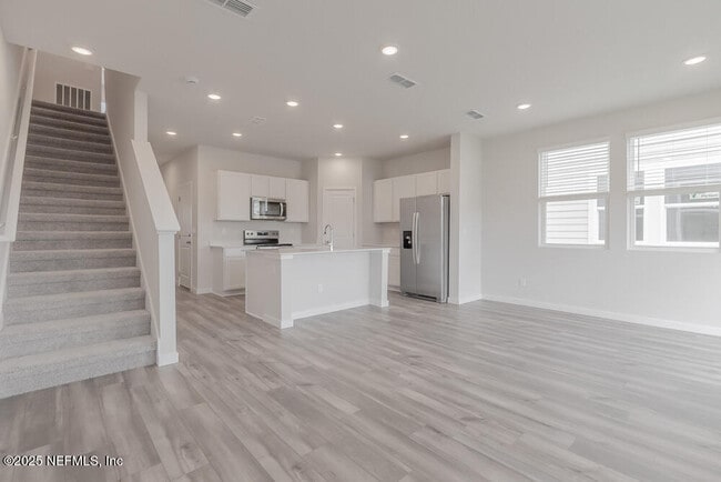 Building Photo - 179 Brazil Nut Cir
