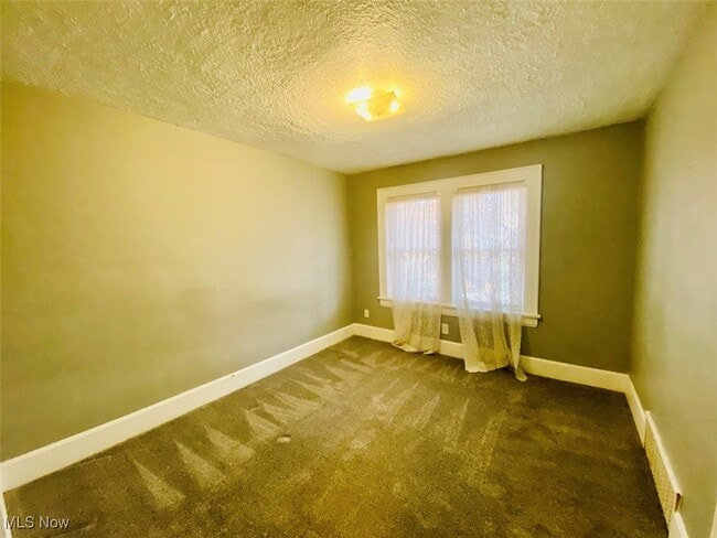 Building Photo - 2420 E Market St