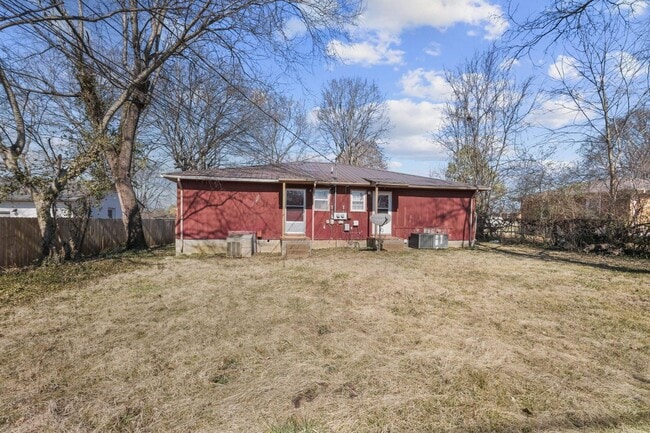 Building Photo - Beautiful Duplex Located near Downtown Columbia!