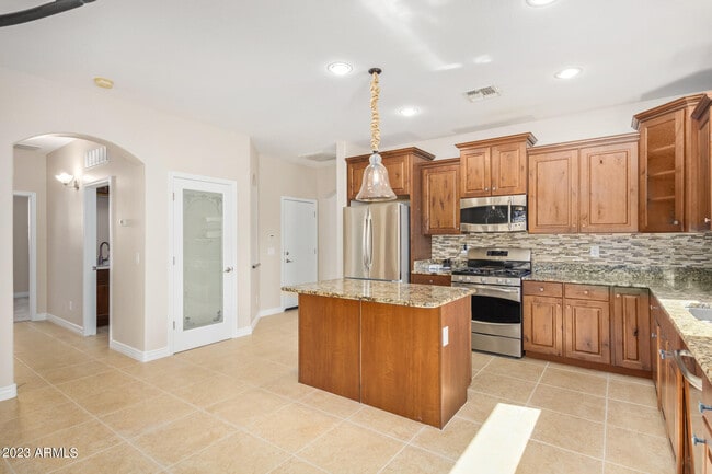 Building Photo - 4010 E Expedition Way