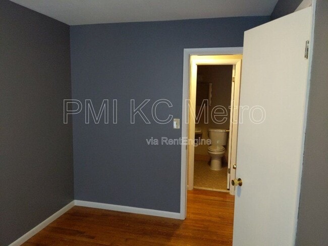 Building Photo - 3207 NE 48th Terrace