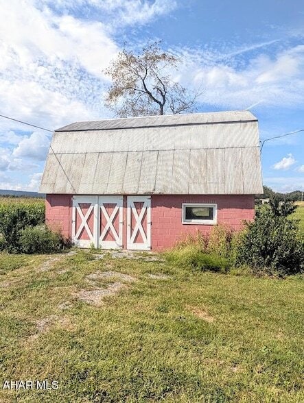 Building Photo - 120 Birch Ln