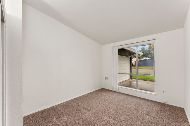 Building Photo - 6404 Stoneman Dr