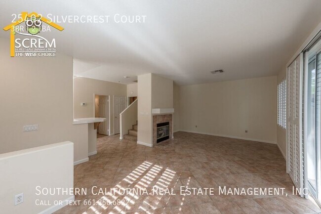 Building Photo - Three Bedroom + Loft Townhome in Gated Com...