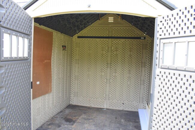 Building Photo - 708 Tabor Ln