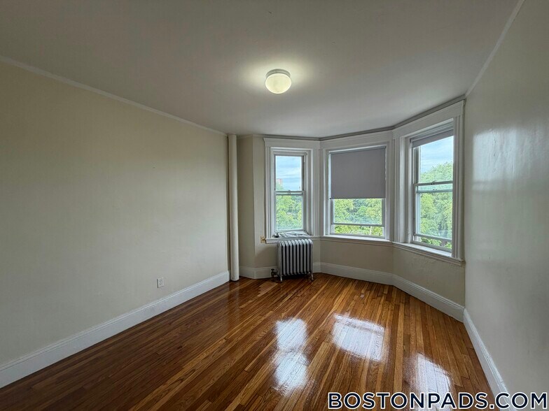 Building Photo - 1191 Boylston St