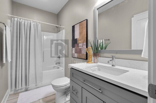 Building Photo - 16893 Madison Cir