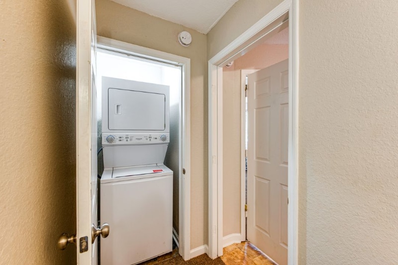 Building Photo - 1329 Nylic St