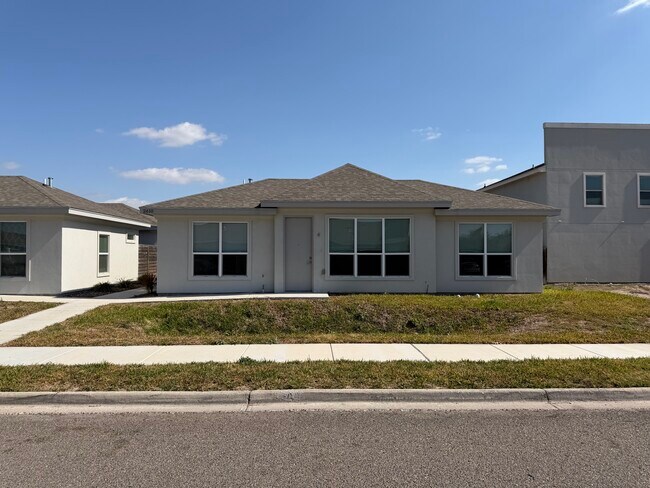 Building Photo - 2610 Fern Ave