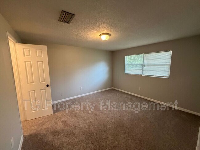 Building Photo - 11032 Bluehill Dr