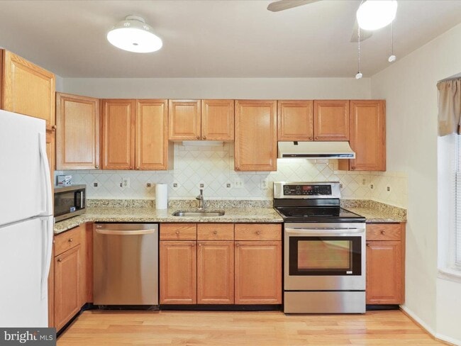 Building Photo - 6751 Cardinal Woods Ct