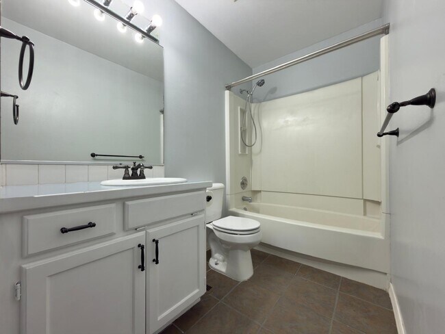 Building Photo - 48 E Princeton Ave