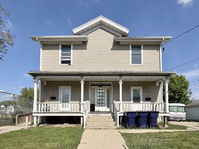 Building Photo - 418 Caroline St