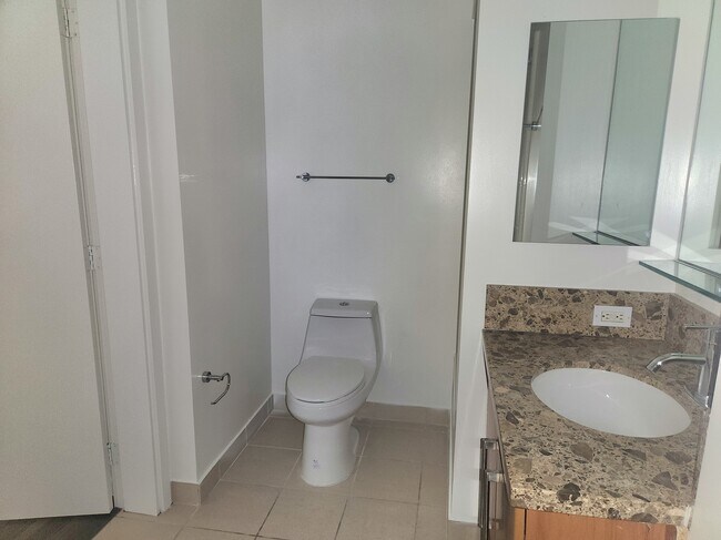 Building Photo - 321 Tenth Ave