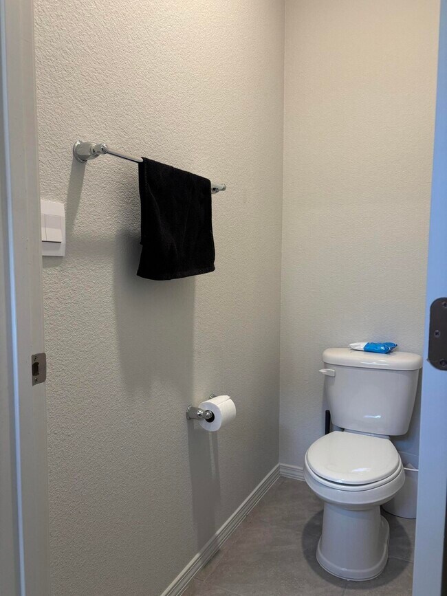 Building Photo - 2444 Talisker St NE