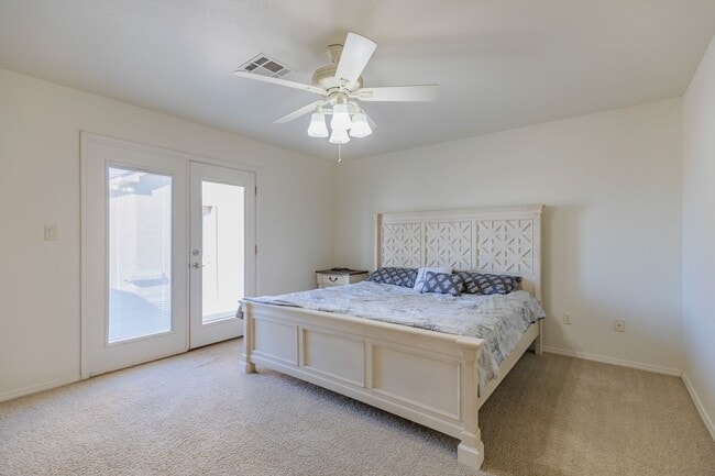 Building Photo - Beautiful Home W/Solar Panels