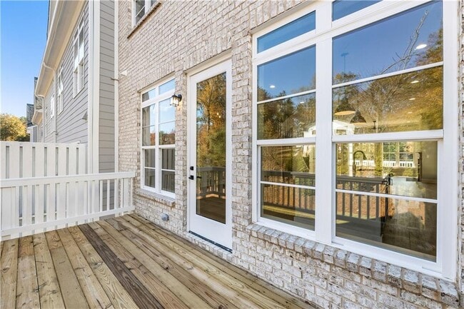Building Photo - 2035 Parkside Ln