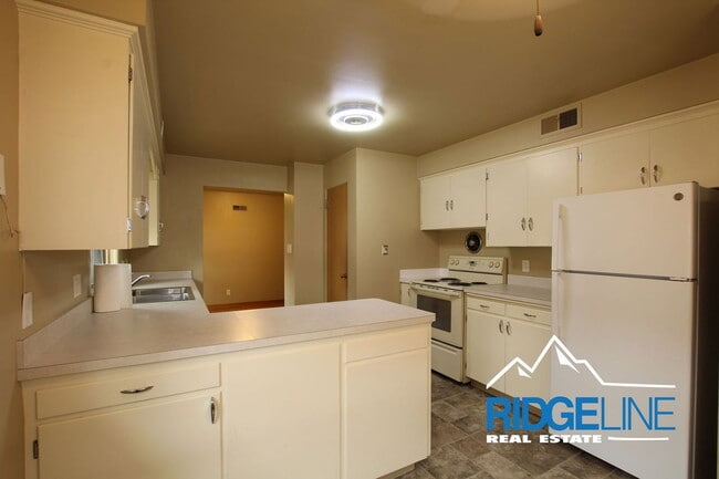 Building Photo - 2105 9th Ave S