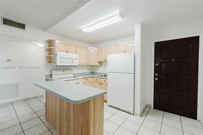 Building Photo - 747 NW 13th Ave