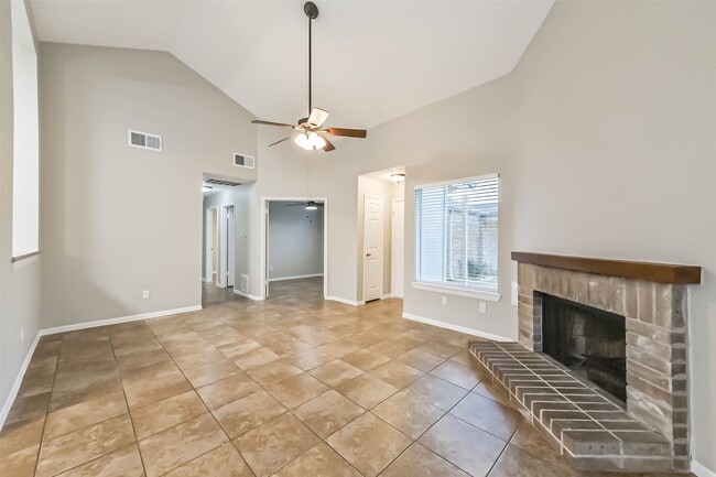 Building Photo - 18515 Meadows Way Dr