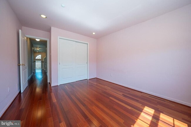 Building Photo - 234 Lookout Pl