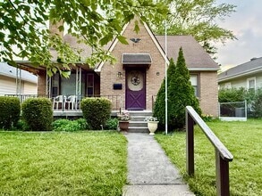 Building Photo - 514 S 27th St