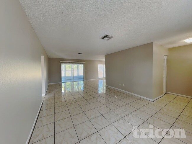 Building Photo - 12624 Eddington Rd