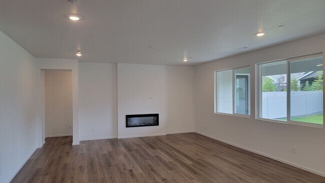 Building Photo - Brand New 3-Bedroom Home In Eagle Ridge
