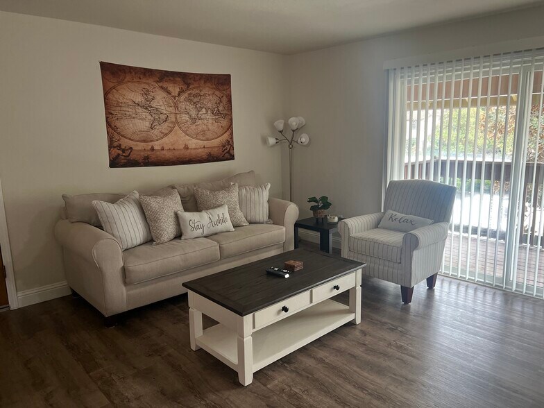 Building Photo - 2881 Huntington Blvd