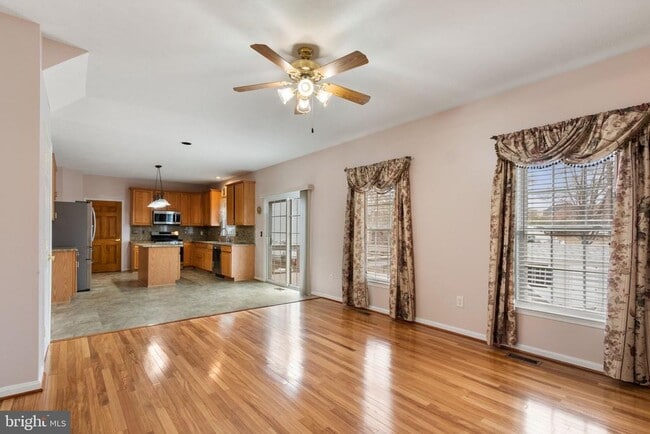 Building Photo - 6910 Governors Grant Ln