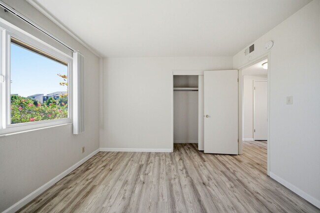 Building Photo - 418 Whitehall Rd